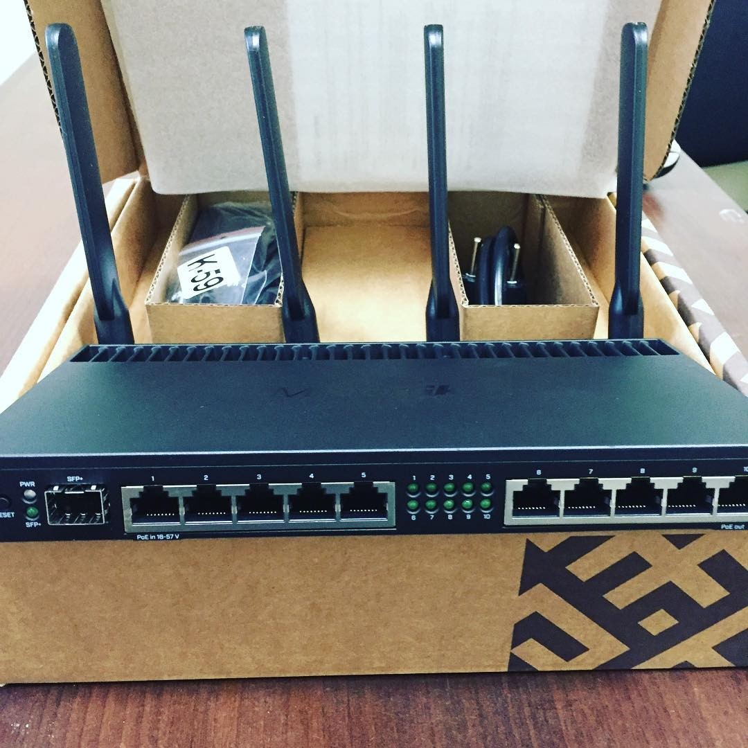 RB4011iGS+5HacQ2HnD-IN