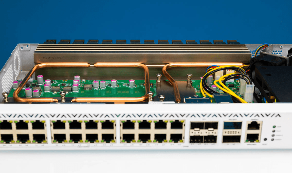 MikroTik CRS 326 4C+20G+2Q+RM с открытыми передними портами